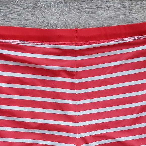 Mini Boden swim 🏊‍♀️ shorts 11-12 years - Picture 10 of 12